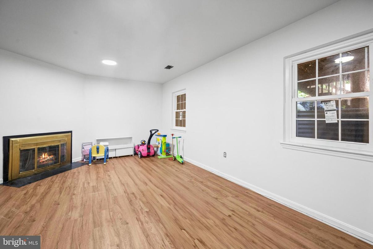 Empty room, Fireplace, Interior, Recessed Lighting, Wood Texture Flooring