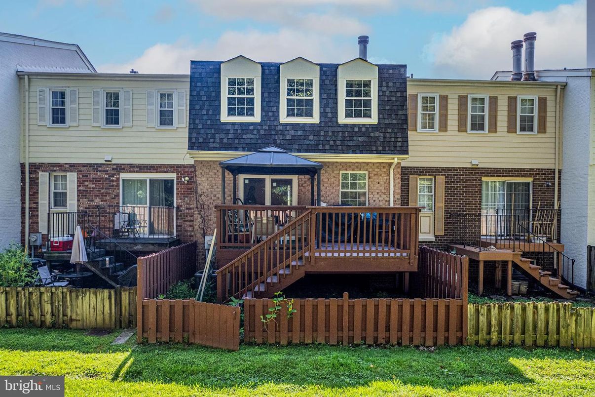 Exterior, Facade, Brick Facade, Rowhouse