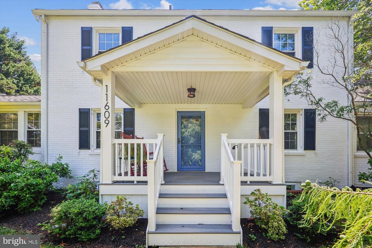 Exterior, Facade, None