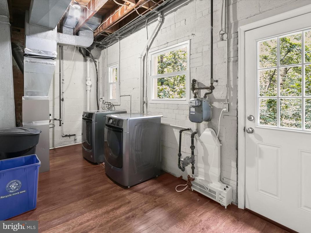 Interior, Stone Walls, Washer, Wood Texture Flooring