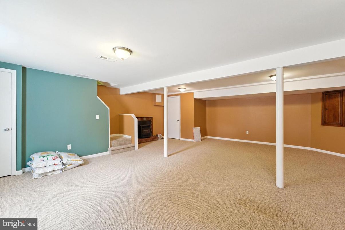 Empty room, Fireplace, Interior