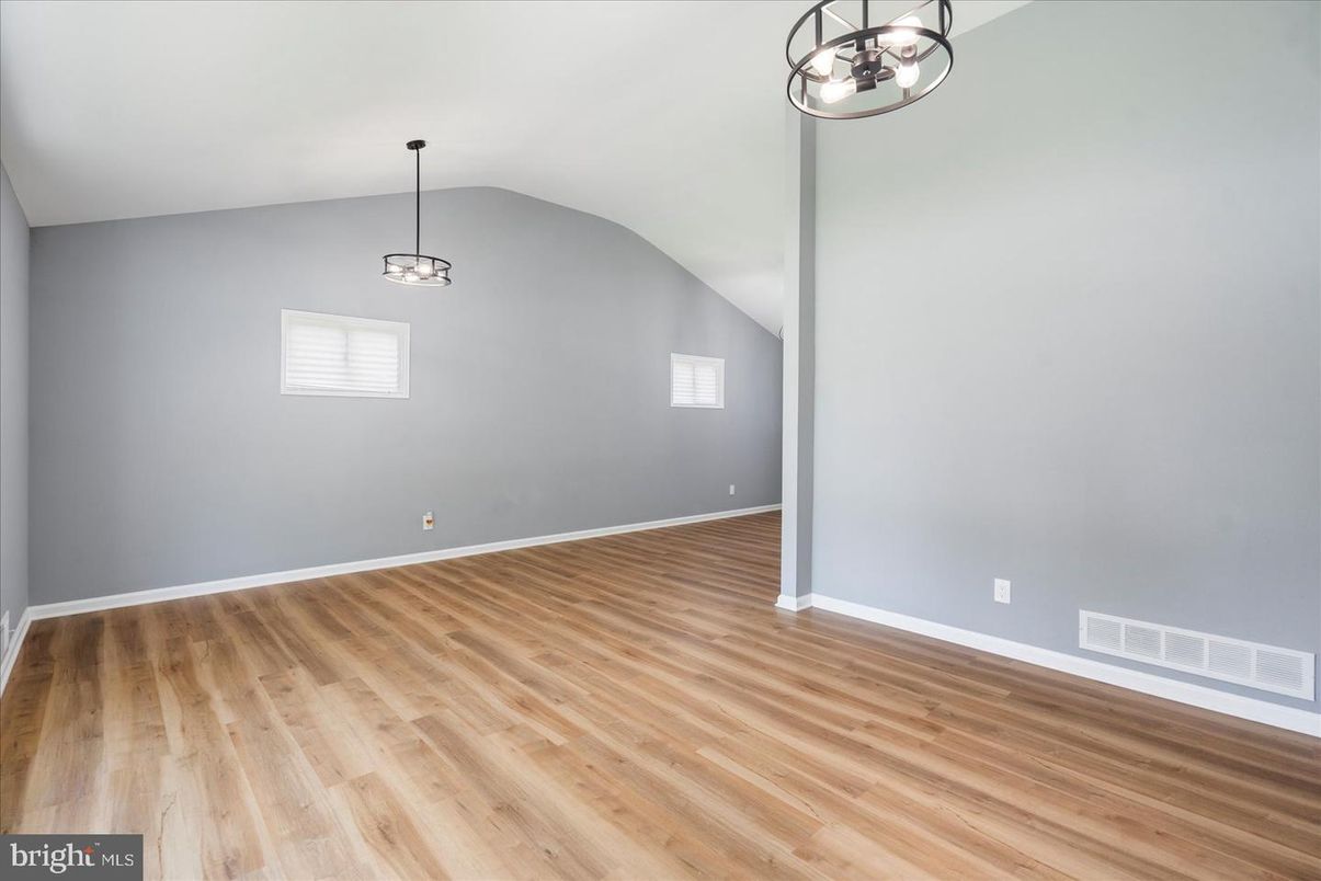 Empty room, Interior, Pendant Lights, Wood Texture Flooring