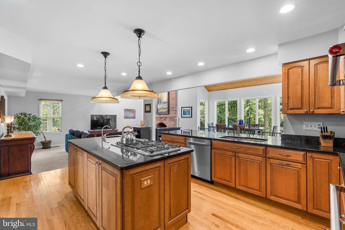 Fireplace, Interior, Kitchen, Pendant Lights, Recessed Lighting, Wood Texture Flooring
