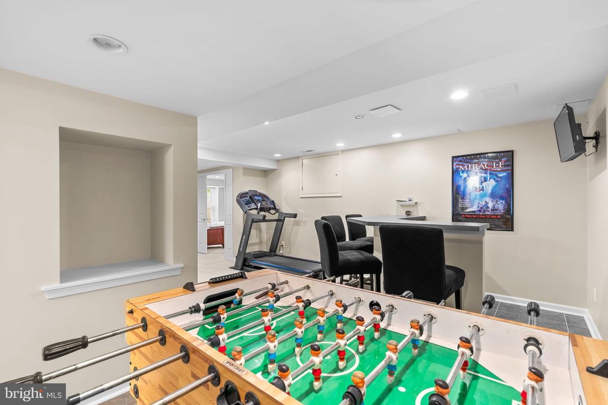 Fitness Equipment, Game Room, Interior, Recessed Lighting