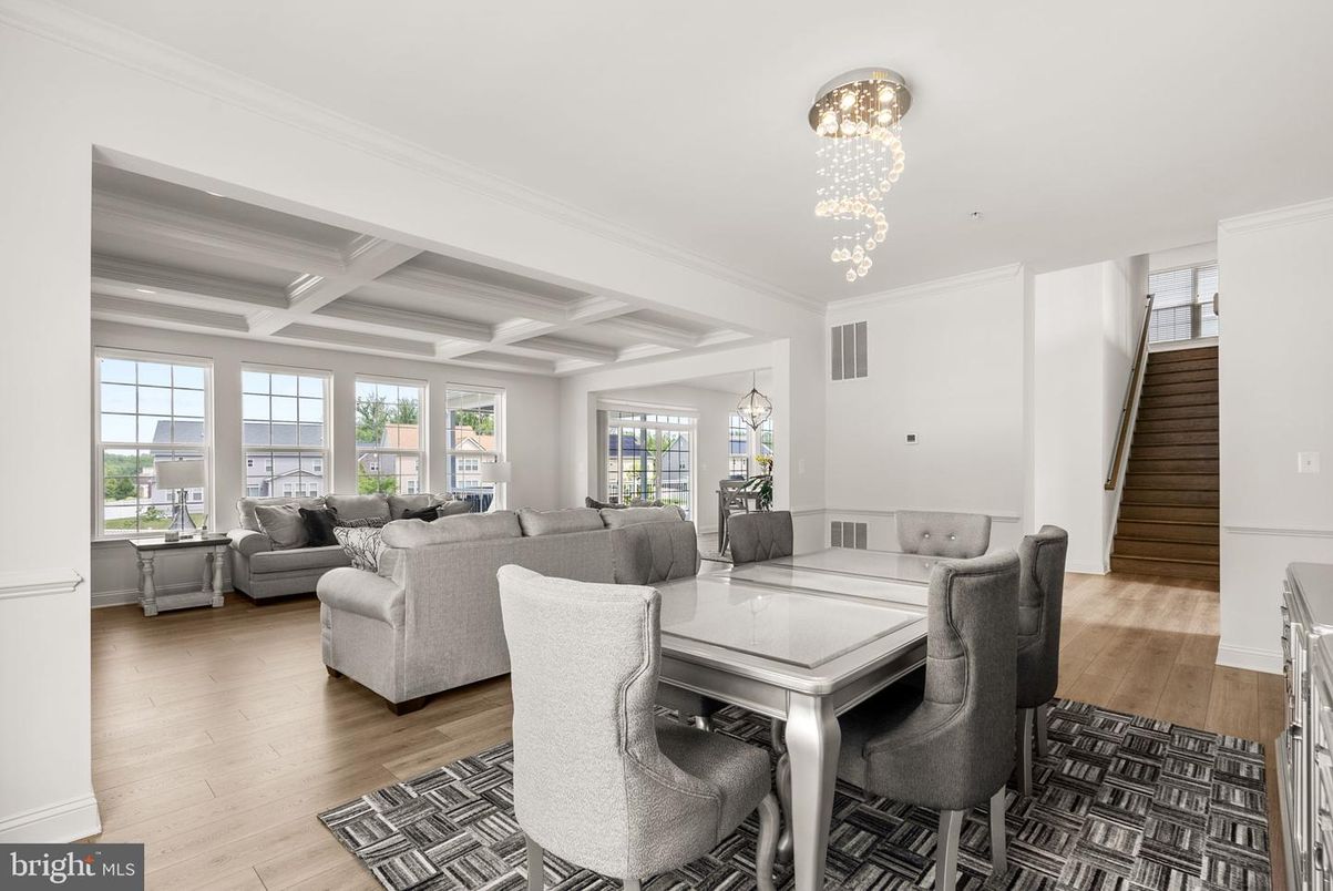 Chandelier, Dining room, Interior, Living room, Pendant Lights, Wood Texture Flooring