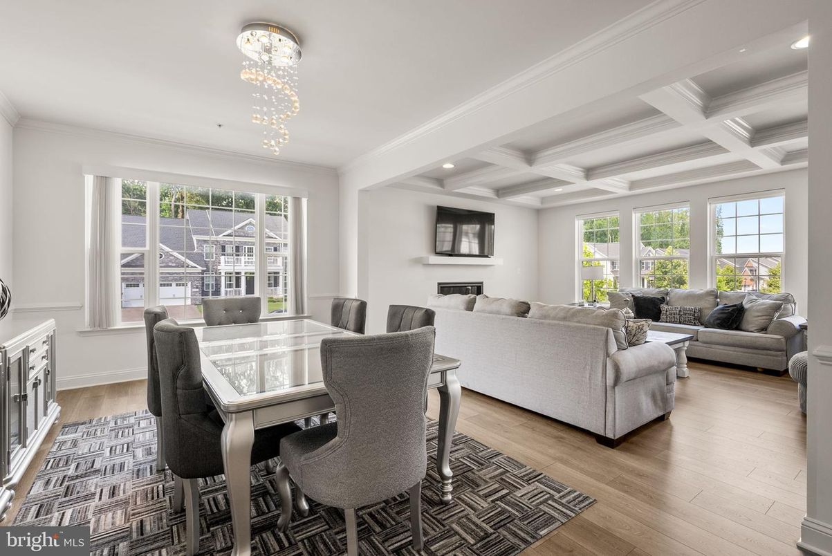 Dining room, Interior, Living room, Pendant Lights, Recessed Lighting, Wood Texture Flooring