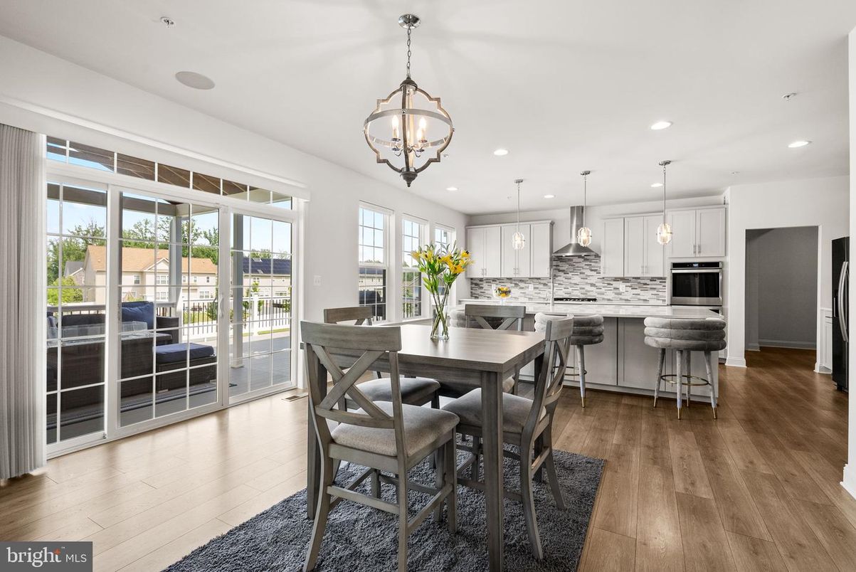 Dining room, Interior, Kitchen, Pendant Lights, Recessed Lighting, Wood Texture Flooring
