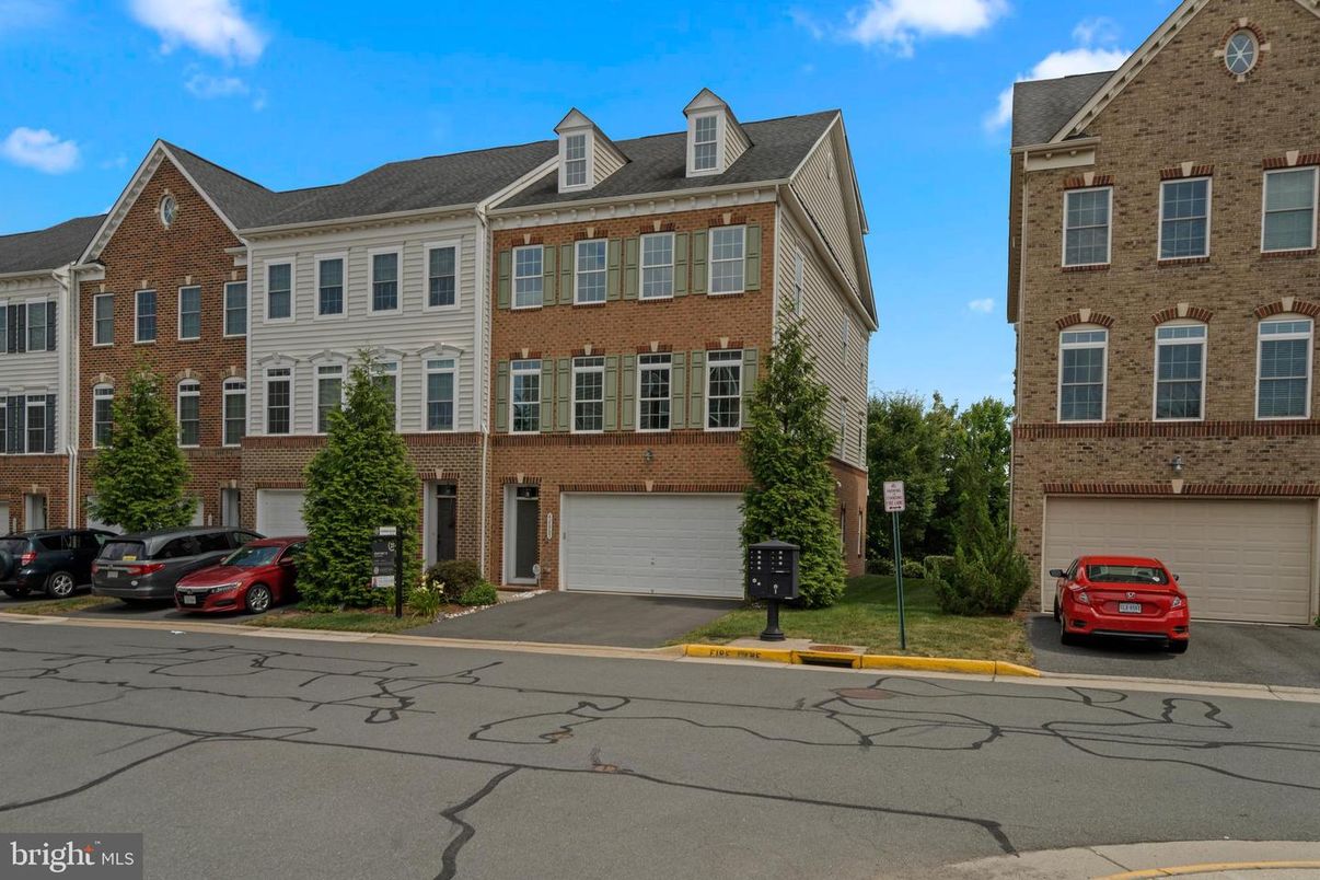 Attached, Exterior, Facade, Brick Facade, Rowhouse