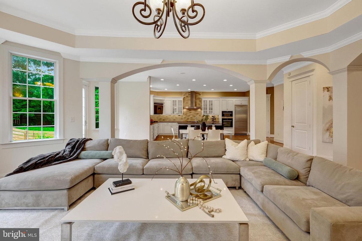 Chandelier, Interior, Kitchen, Living room, Recessed Lighting, Stainless Steel Appliances