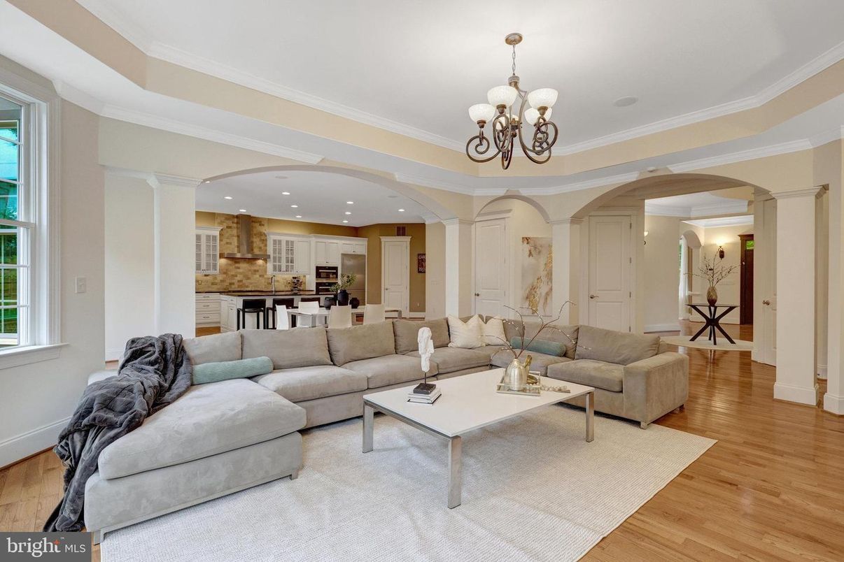 Chandelier, Interior, Kitchen, Living room, Recessed Lighting, Wood Texture Flooring
