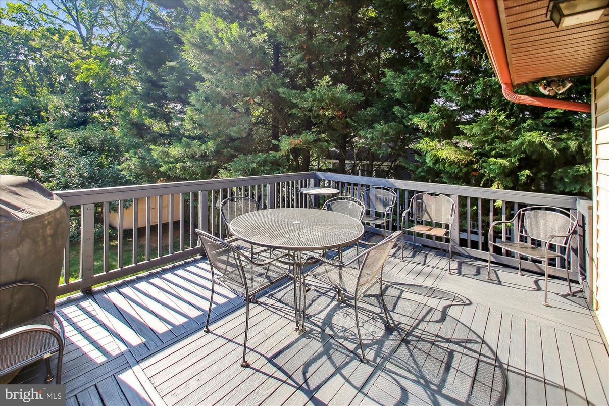 Exterior, Wood Texture Flooring