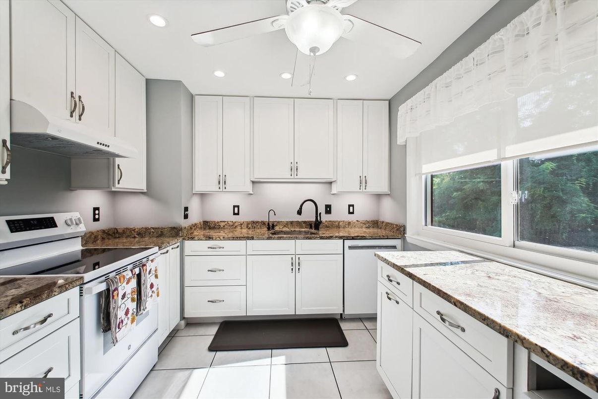 Interior, Kitchen, Recessed Lighting