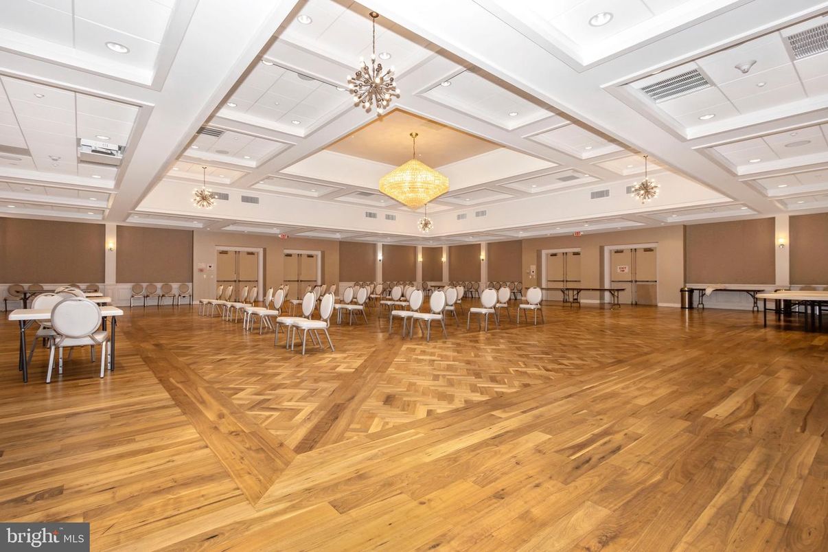 Chandelier, Dining room, Interior, Pendant Lights, Recessed Lighting, Wood Texture Flooring