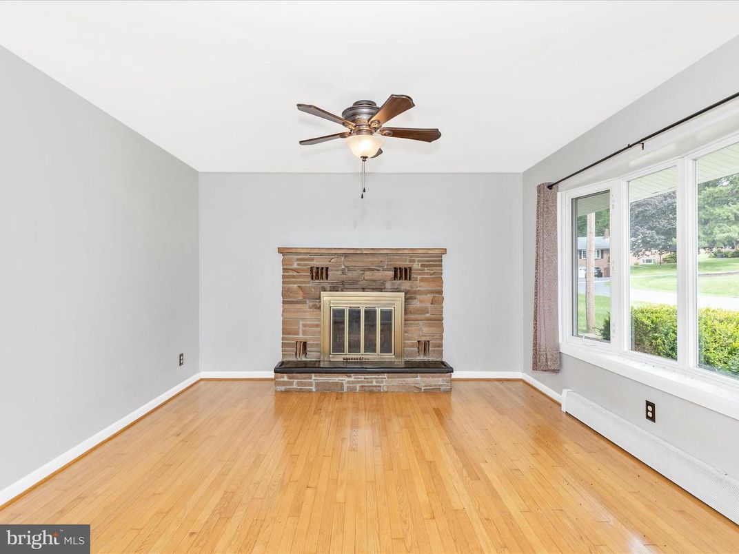 Empty room, Fireplace, Interior, Wood Texture Flooring