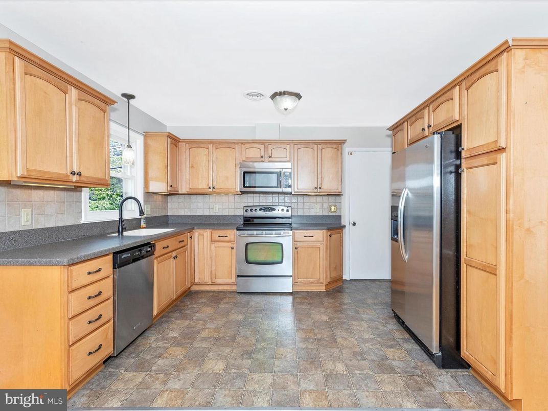 Interior, Kitchen, Pendant Lights, Stainless Steel Appliances