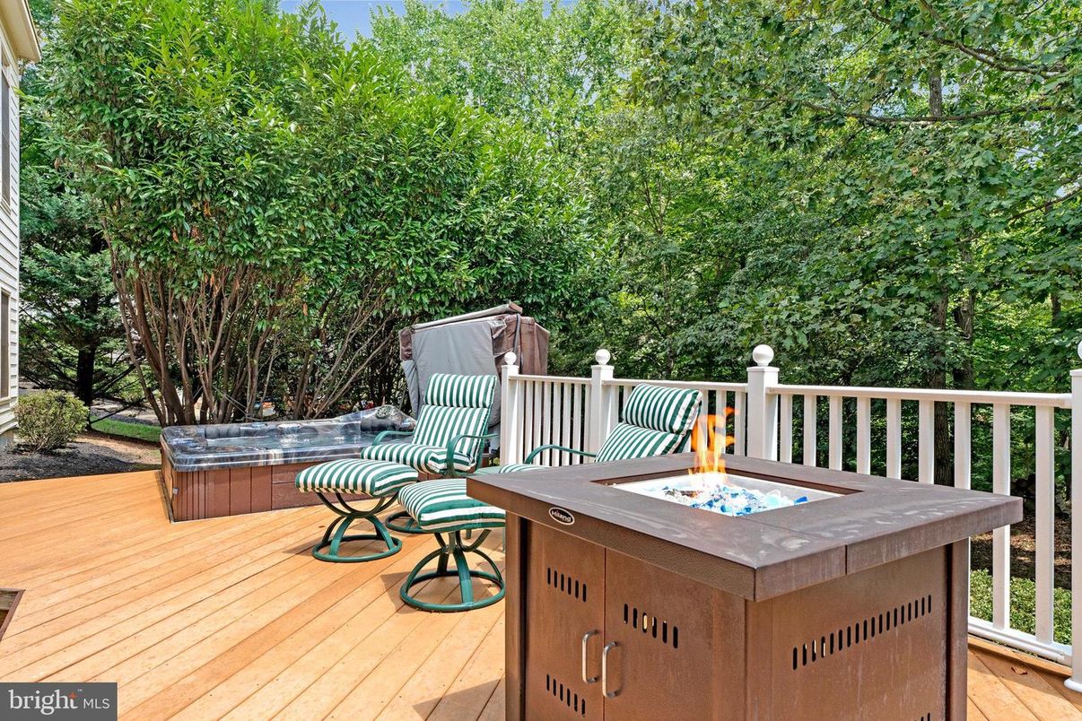 Exterior, Hot Tub