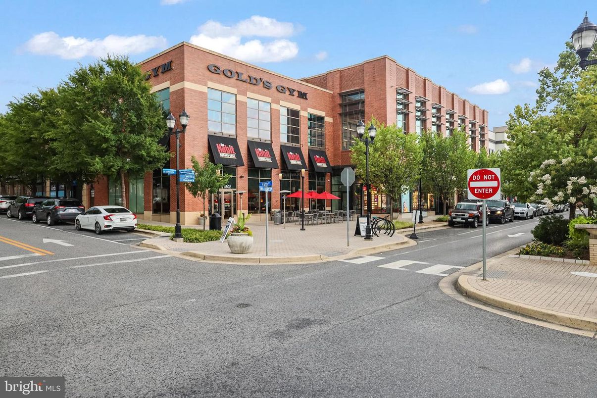 Exterior, Facade, Brick Facade, Condo Building