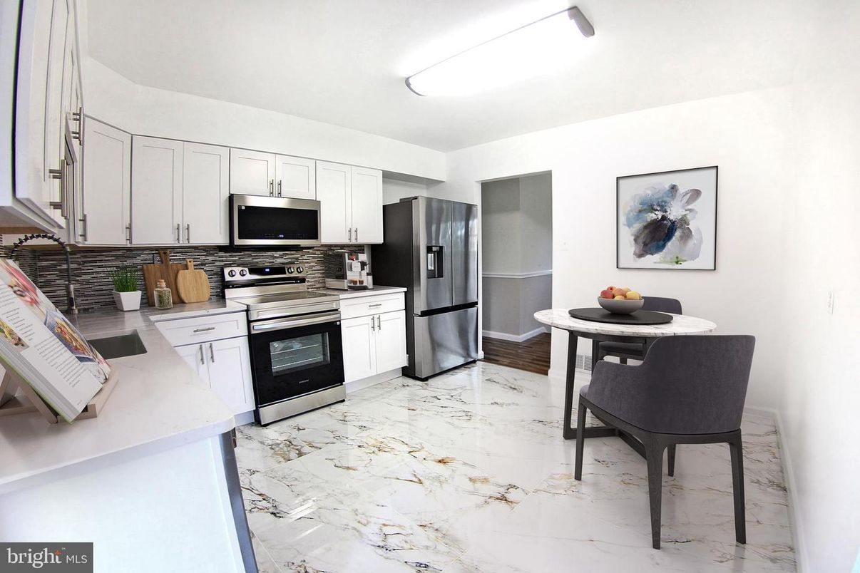 Dining room, Interior, Kitchen, Marble, Stainless Steel Appliances
