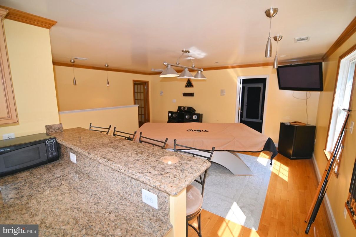 Interior, Pendant Lights, Recessed Lighting, Wood Texture Flooring