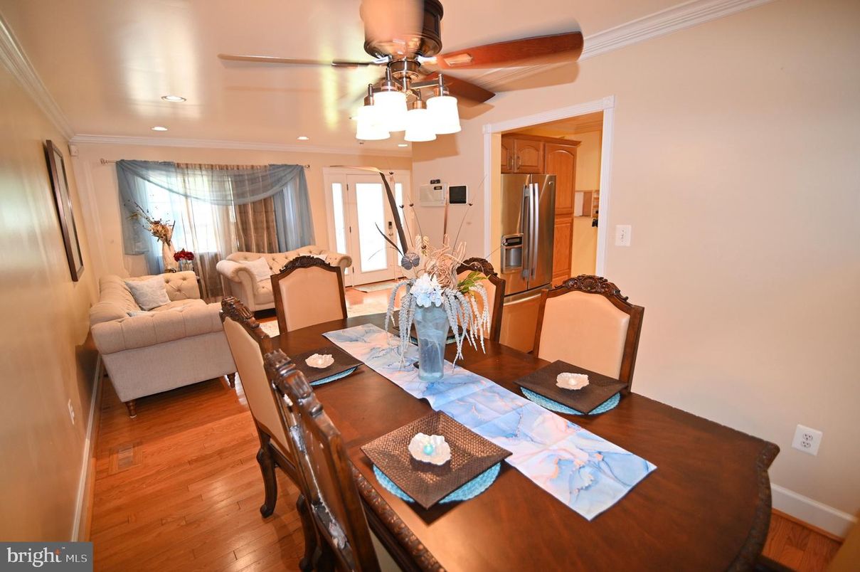 Dining room, Interior, Kitchen, Recessed Lighting, Stainless Steel Appliances, Wood Texture Flooring