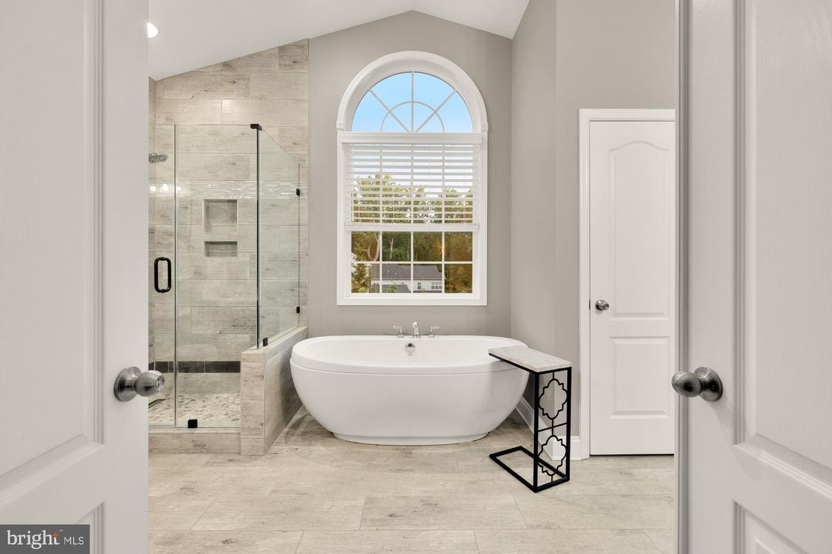 Bathroom, Free Standing Baths, Glass Shower, Interior, Recessed Lighting