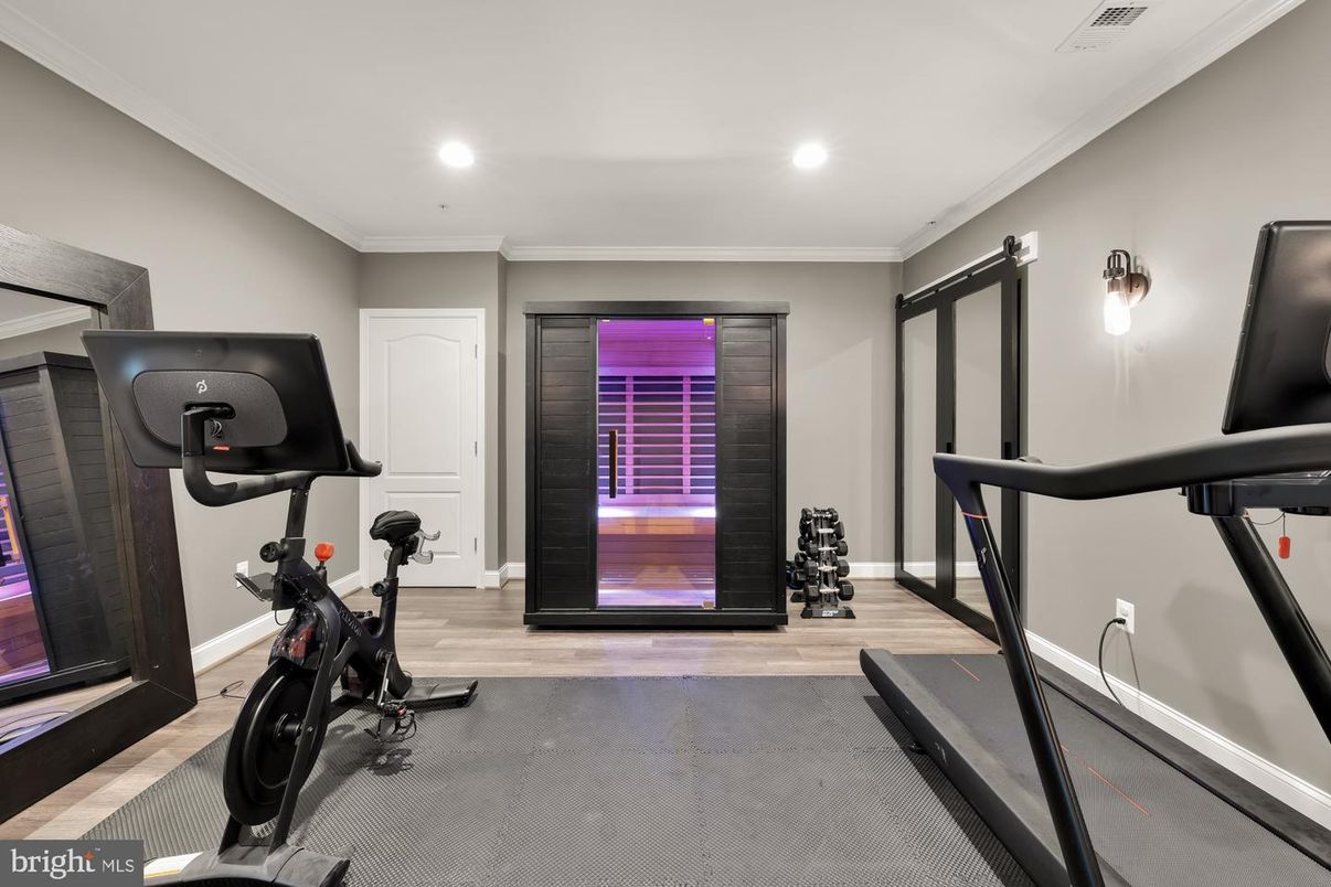 Fitness Equipment, Interior, Recessed Lighting, Wood Texture Flooring