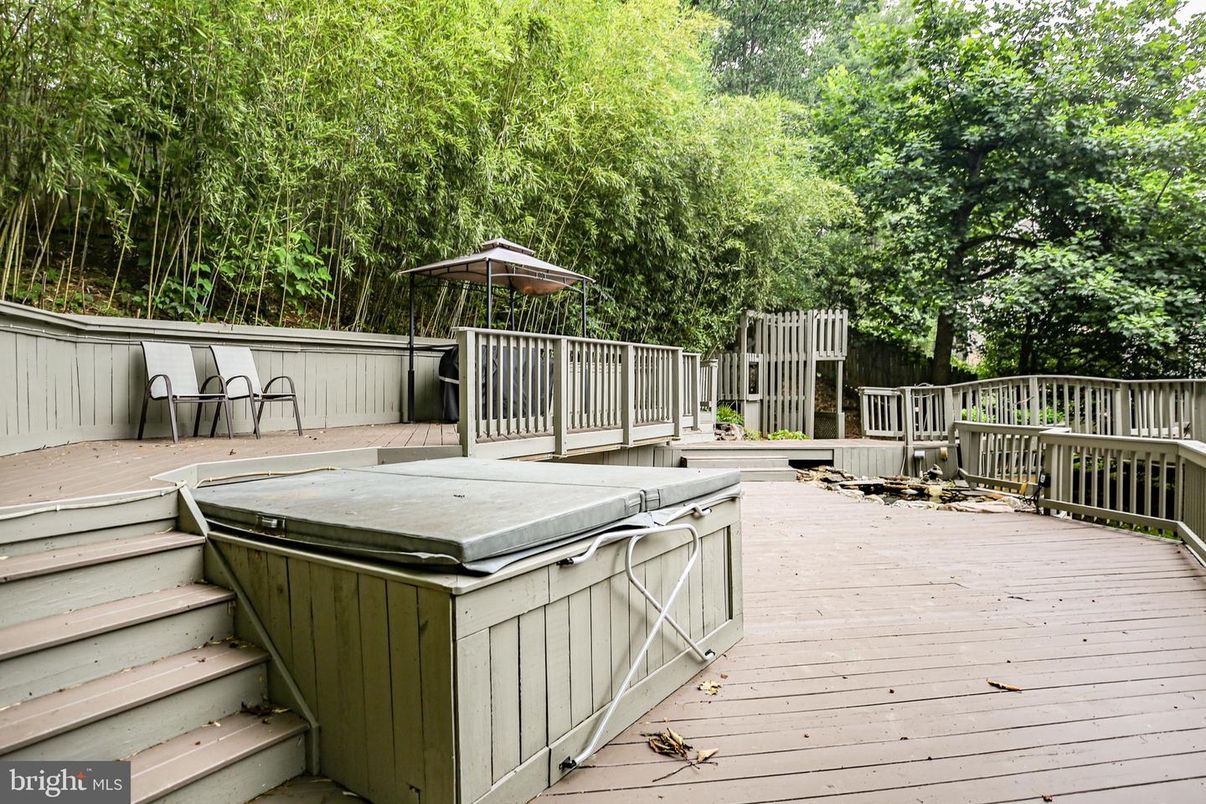 Exterior, Hot Tub