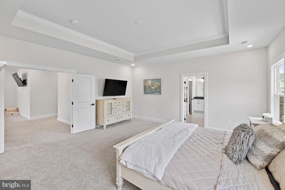 Bedroom, Interior, Recessed Lighting