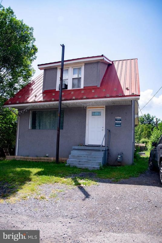 Exterior, Facade, None
