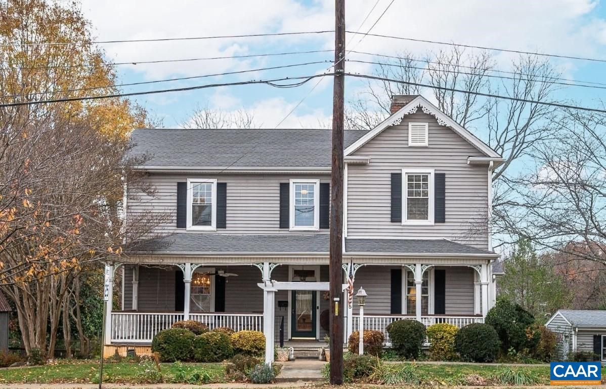Exterior, Facade, Queen Anne Victorian