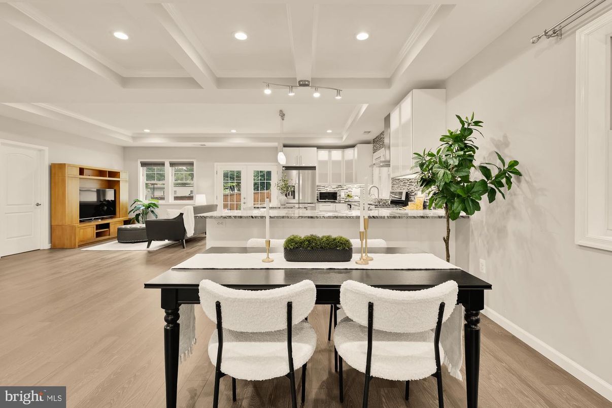 Dining room, Interior, Kitchen, Living room, Pendant Lights, Recessed Lighting, Stainless Steel Appliances, Wood Texture Flooring