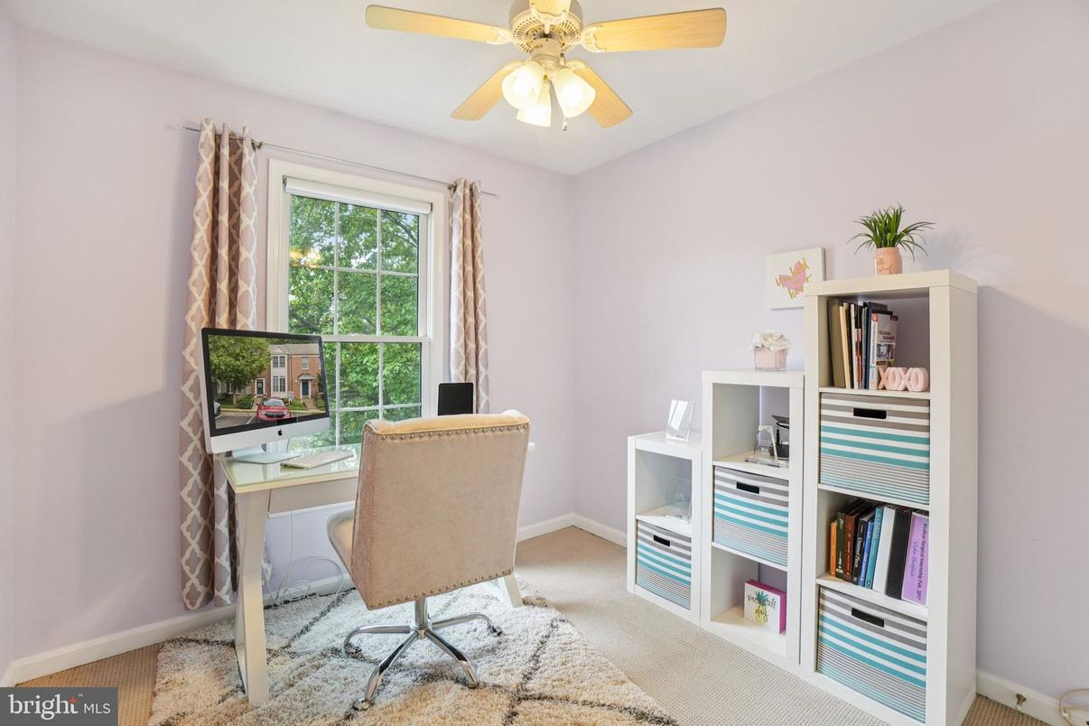 Home Office, Interior