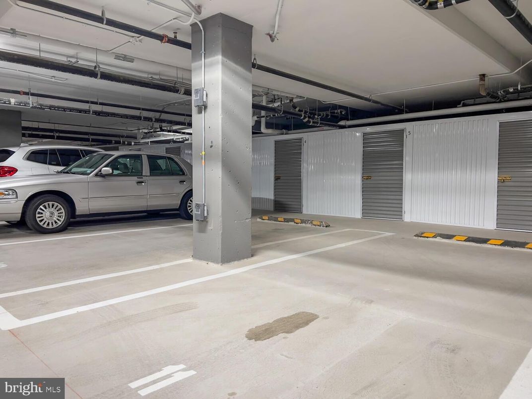 Garage, Interior