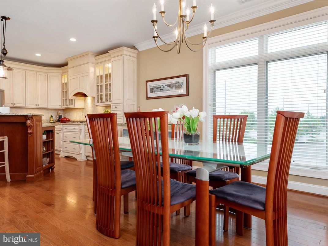 Chandelier, Dining room, Interior, Kitchen, Pendant Lights, Recessed Lighting, Wood Texture Flooring