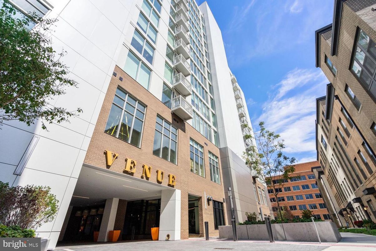 Exterior, Facade, Condo Building