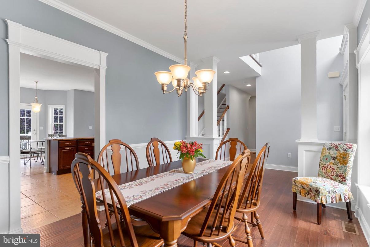 Chandelier, Dining room, Interior, Pendant Lights, Recessed Lighting, Wood Texture Flooring