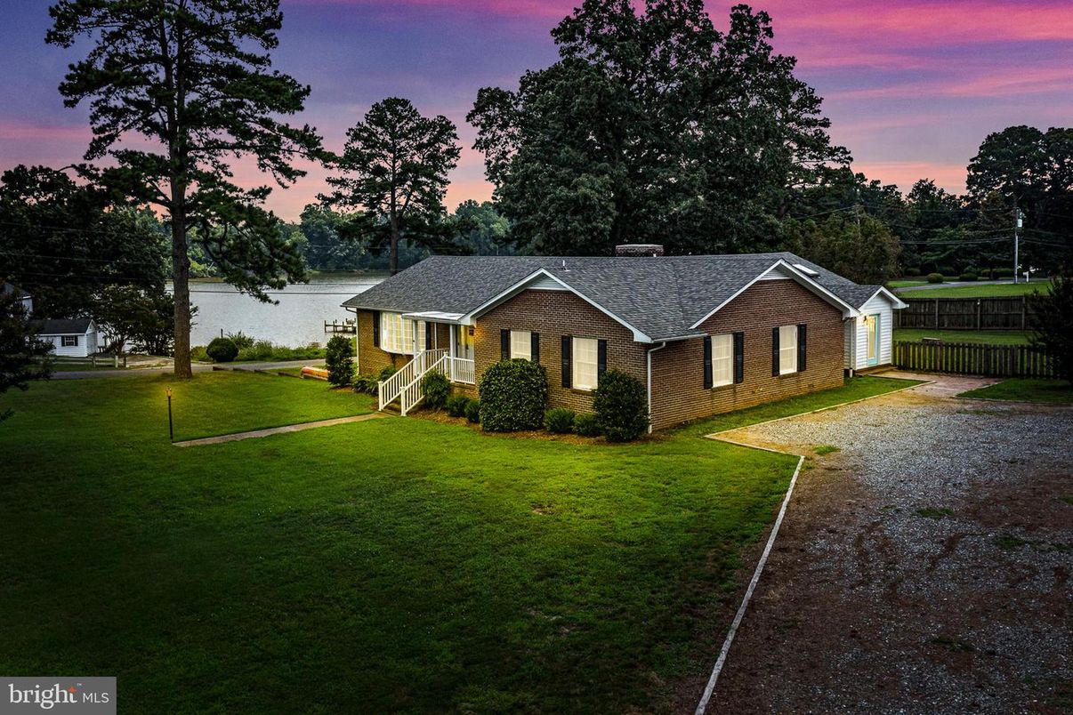 Backyard, Exterior, Water
