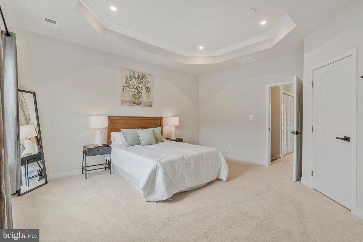 Bedroom, Interior, Recessed Lighting
