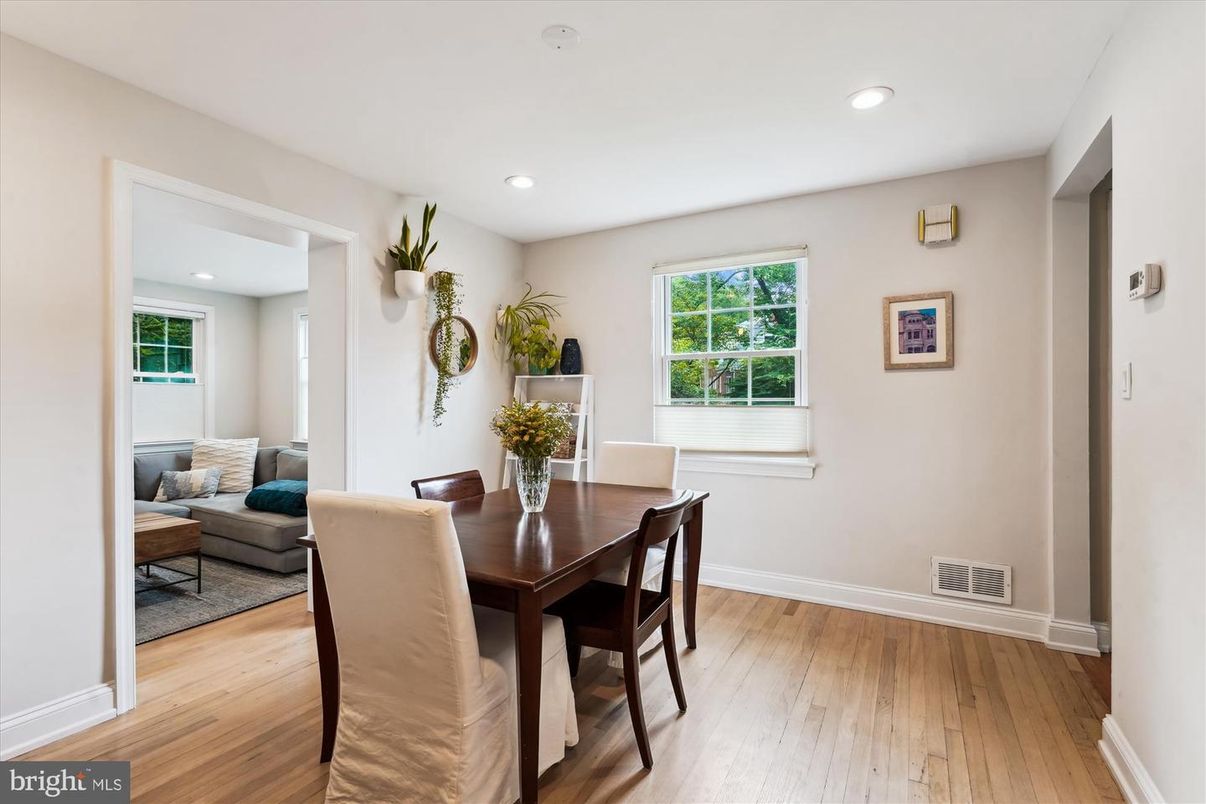 Dining room, Interior, Living room, Recessed Lighting, Wood Texture Flooring
