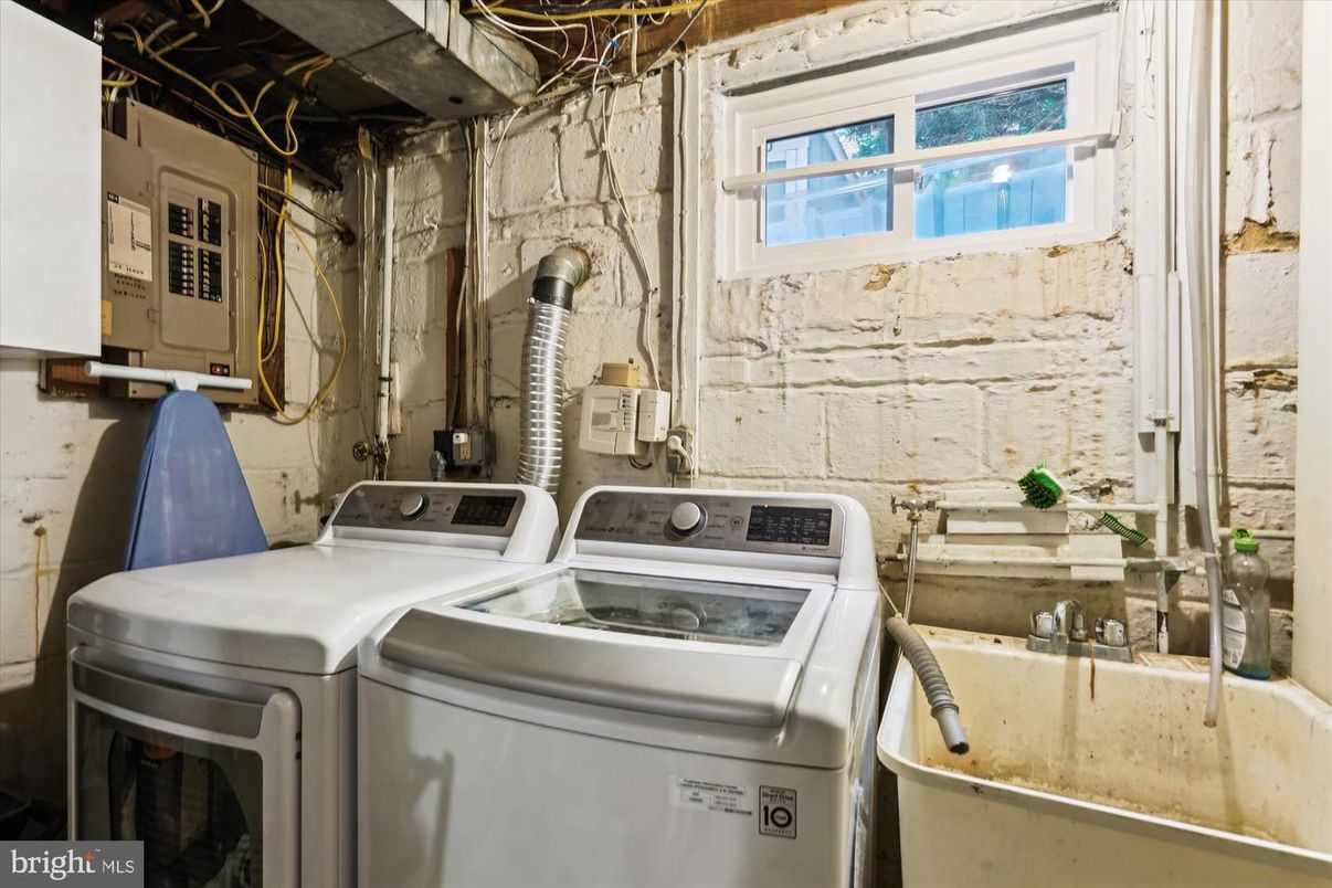 Interior, Washer