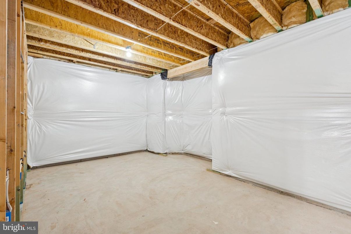 Garage, Interior, Wooden Beams, Wooden Ceilings