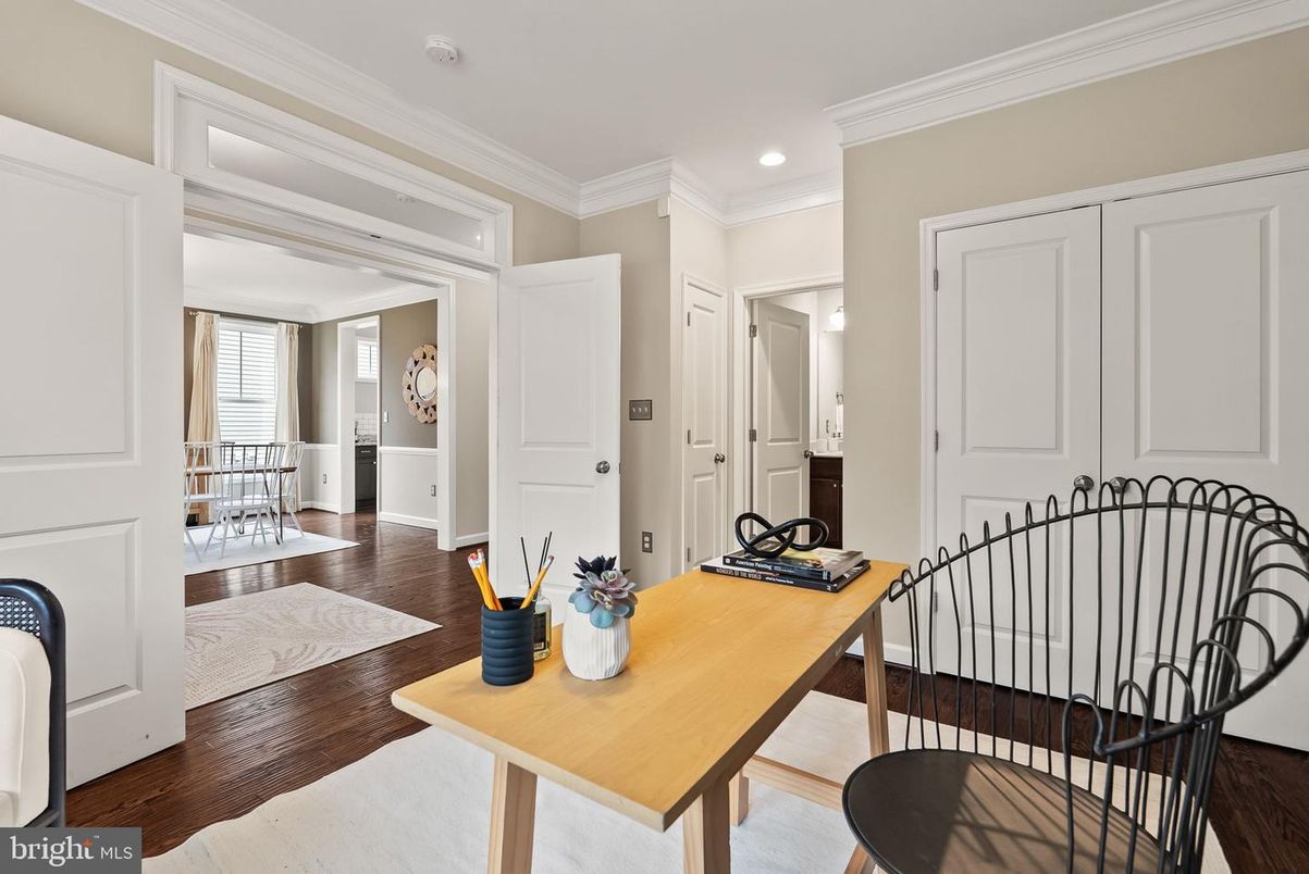 Home Office, Interior, Recessed Lighting, Wood Texture Flooring