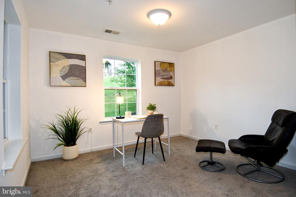 Home Office, Interior