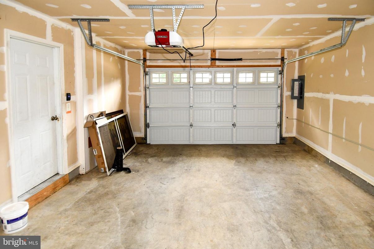 Garage, Interior