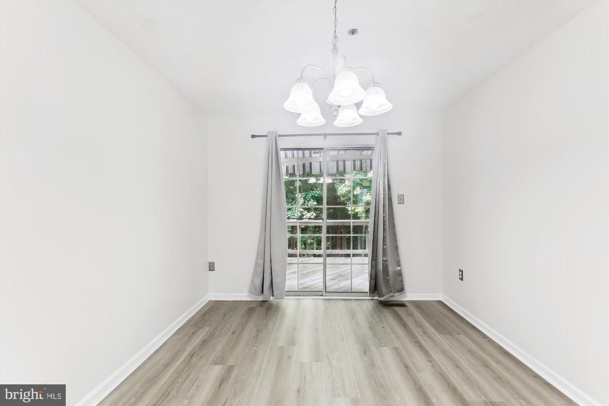 Chandelier, Empty room, Interior, Wood Texture Flooring