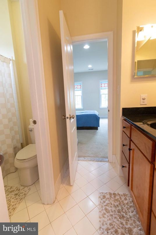 Bathroom, Interior, Recessed Lighting