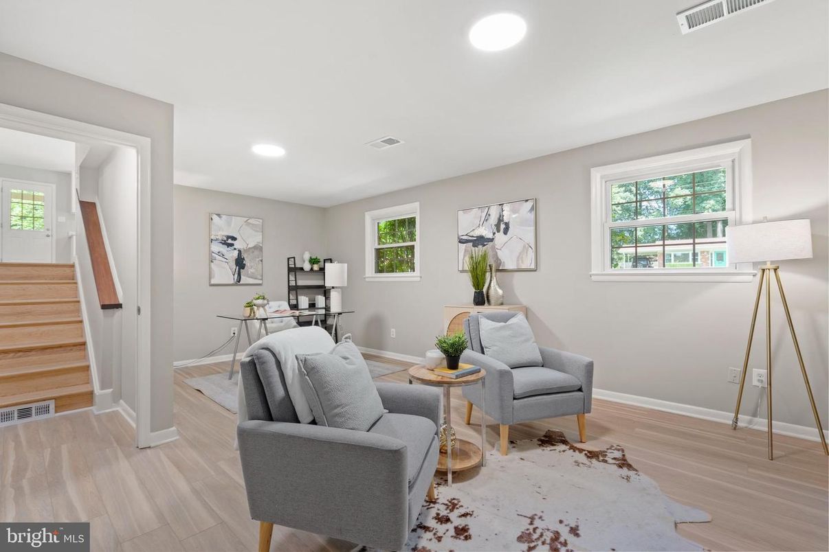 Home Office, Interior, Recessed Lighting, Wood Texture Flooring