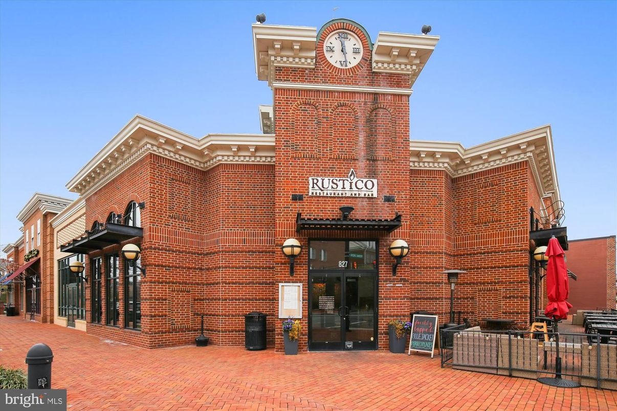 Exterior, Facade, Brick Facade, Highrise