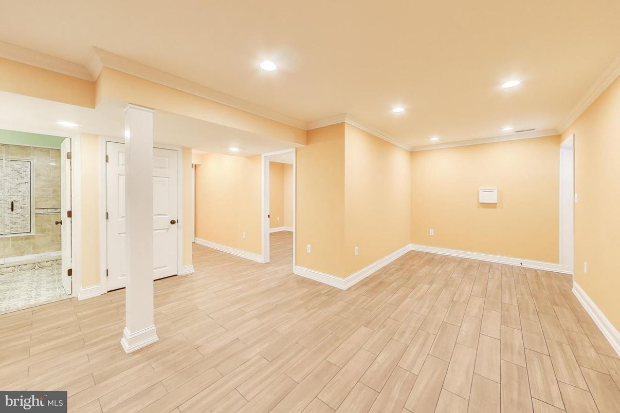 Bathroom, Empty room, Interior, Recessed Lighting, Wood Texture Flooring