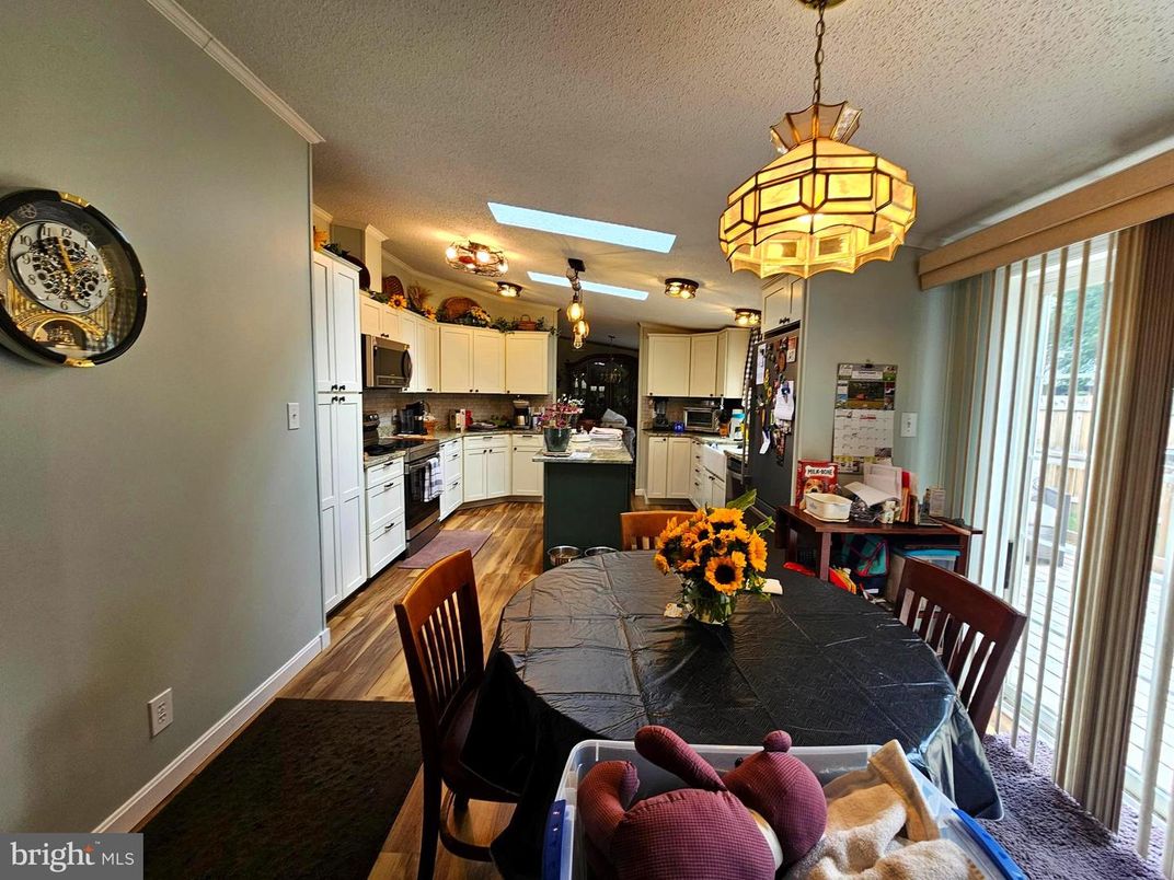 Dining room, Interior, Kitchen, Pendant Lights, Wood Texture Flooring